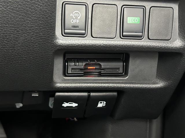 気になる車はすぐにお問い合わせください！画面右側の0066から始まる無料ダイヤルからお問い合わせ下さい！専門スタッフがお車のご質問にお答えいたします！