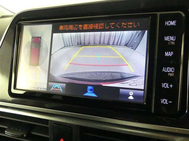 バックガイドモニターで、後方を確認しながら安心して駐車することができます。運転初心者も熟練者も必須の機能ですよ！