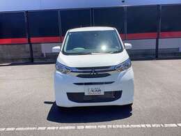 フロントカメラにより前方車輌や歩行者を検知。衝突の危険があるときは警報や衝突被害軽減ブレーキが作動します！