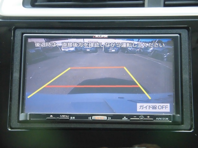 社外品ナビですが、純正リアカメラを利用して後退時の映像も映りますので安心です。