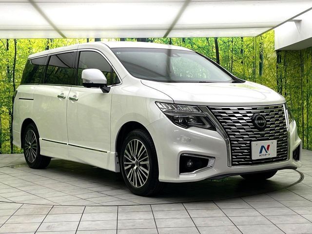 大好評のボディコーティング「弾スプラッシュコート」もご納車までに施工可能。通常のガラスコートと異なる、耐久年数6年の無機質ガラスコーティングが、ボディをキレイな状態に保ってくれます。