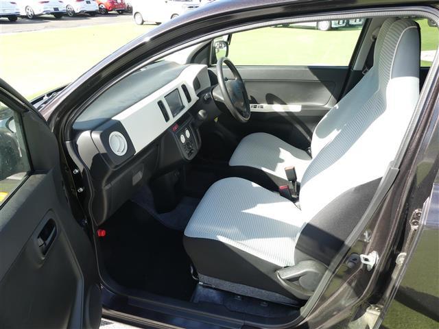 【助手席】きれいな助手席なので家族や友だちに乗ってもらっても安心です！