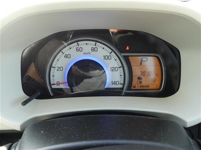 【スピードメーター】メーターがシンプルで見やすく運転しやすいですね！