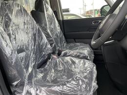 【運転席】座り心地が良いシートなので長時間の運転でも快適にお過ごしいただけます。新品のフロアマットのご注文も可能です。掲載箇所以外にご希望の写真がございましたらお気軽にお問い合わせ下さい。