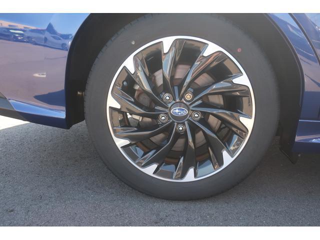 純正ホイールを装着しています。