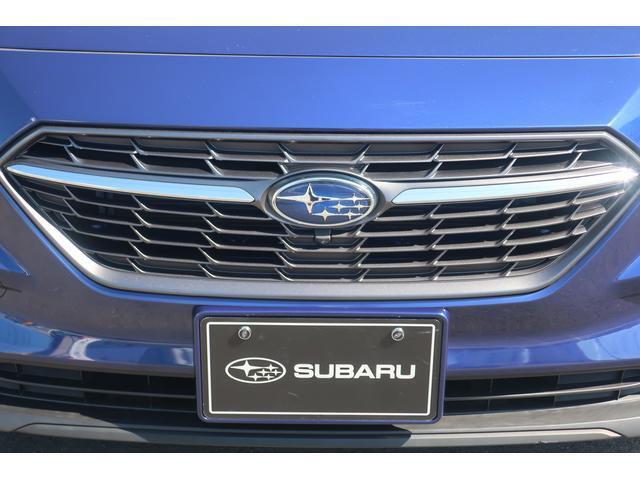 フロントグリルは専用のデザインでお洒落です。