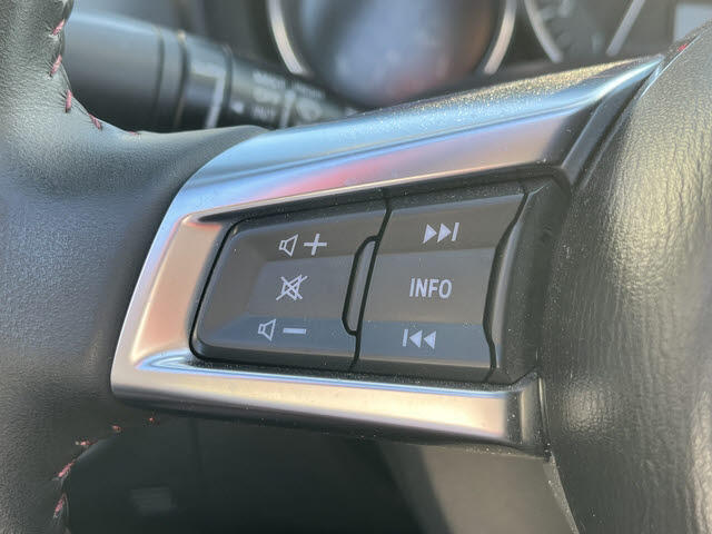 私たち中古車販売店の従業員は日本の全メーカーの車両をたくさん見てきました、通常では気が付かないその車のセールスポイントをそれぞれ知識として持っています、まずはご要望をお聞かせください！！