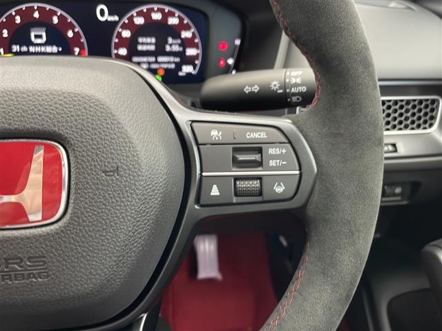 【運転席操作部】快適なドライブを楽しむための機能が装備されています！運転席から触れるので、使いやすいです！除菌プランいれていただくと、さらに清潔で安心していただけます！