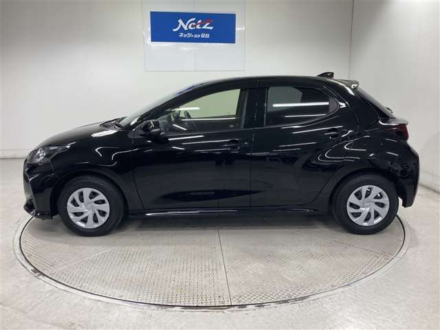 飽きのこないシンプルスタイル。扱いやすいコンパクトボディの中に、ゆとりある空間を備えています。