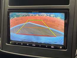 【バックカメラ】駐車時に後方がリアルタイム映像で確認できます。大型商業施設や立体駐車場での駐車時や、夜間のバック時に大活躍！運転スキルに関わらず、今や必須となった装備のひとつです！