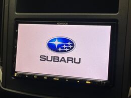 【純正ナビ】人気の純正ナビを装備しております。ナビの使いやすさはもちろん、オーディオ機能も充実！キャンプや旅行はもちろん、通勤や買い物など普段のドライブも楽しくなるはず♪