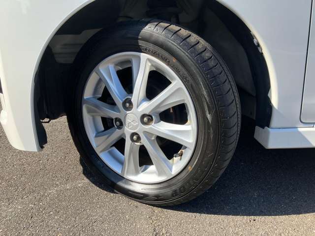 4本それぞれの写真を載せています！タイヤの状態も確認できるので安心してお乗りいただけます。