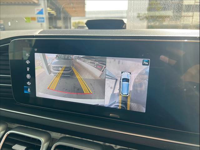 「アラウンドビューモニター」を装備で駐車が苦手な方でも安心です。