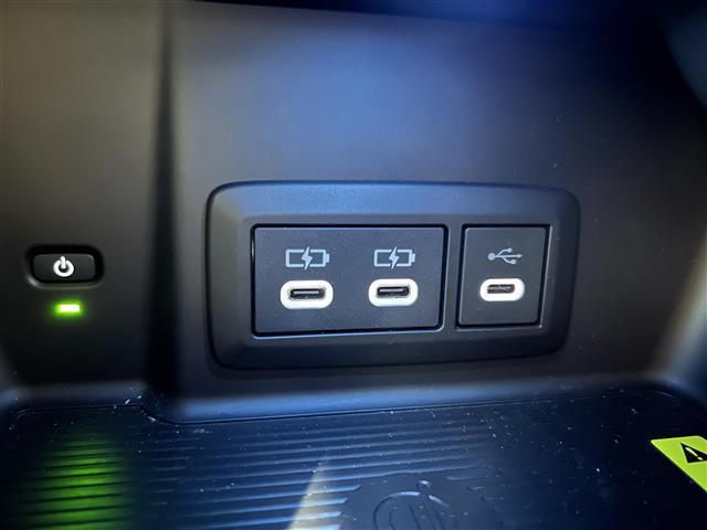 商談ルームにはキッズルームも完備しています☆お子様連れでもゆっくりとお車をお選びいただけます！