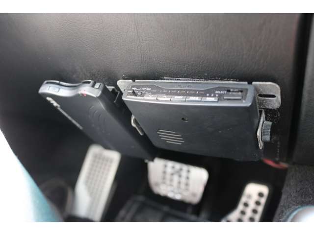 ■弊社では板金塗装ブースを保有し、自社内製化しておりますのでお車のカスタムから修理,保険などのご対応もスピーディーに行えます！