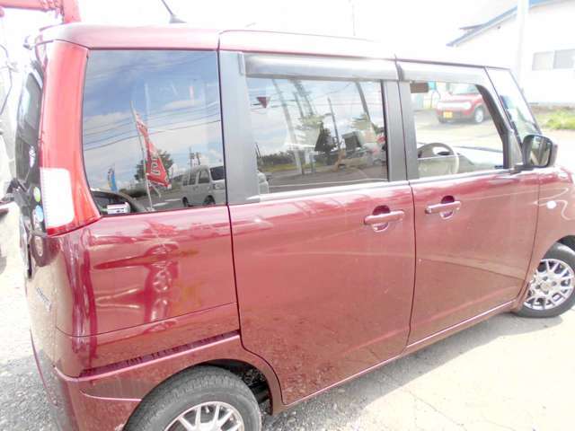 ご成約クーポンとして全車下廻りの錆止め（油性ブラックシャーシ塗装）を納車時無料にて施行致します。自社整備工場＆板金工場完備です。アフターもお任せ下さい！！