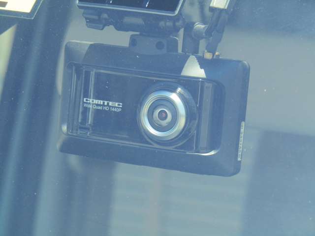 事故現場、証拠映像として万が一に備えて安心なドライブレコーダー♪