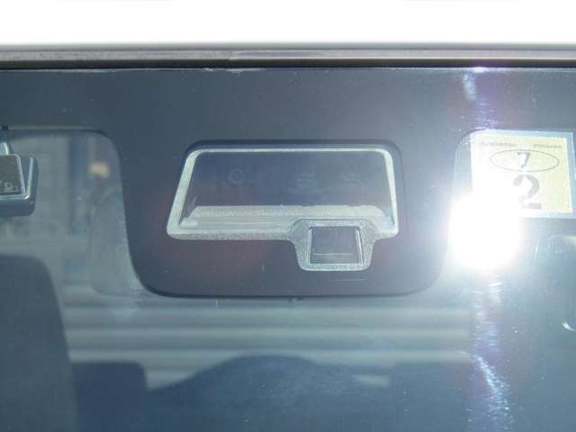 運転中の「ヒヤッ」とするシーンで事故の回避を図り、安全運転をサポートしてくれます。※検知性能・制御性能には限界があり、機能に頼った運転は危険です。