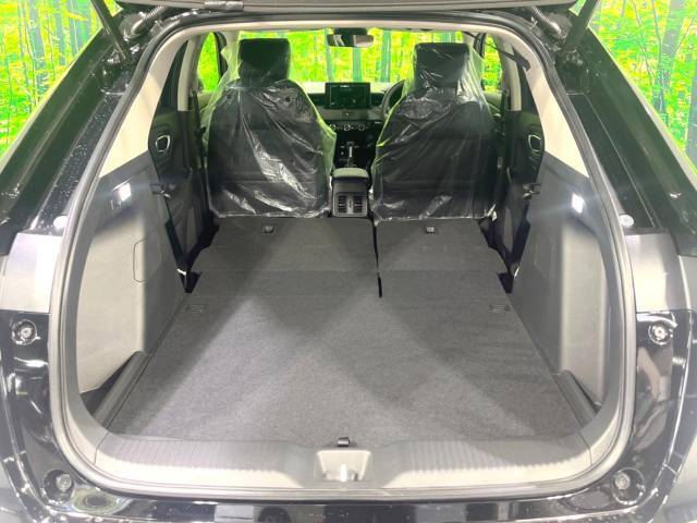普段のお買い物や通勤、送迎等に十分な荷室スペースを確保しております。セカンドシートを倒すと、大きな荷物の積載も可能です♪