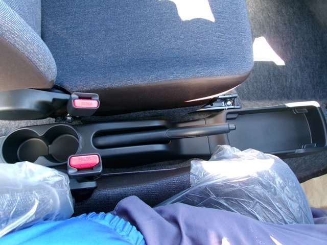 経験豊富な整備士が定期的なメンテナンスをお得な価格でサポートします。6ヵ月毎の点検整備にオイル交換が付いてきます！忘れがちなメンテナンスの時期もご案内します。納車から6ヶ月、12ヶ月、18ヶ月、車検。