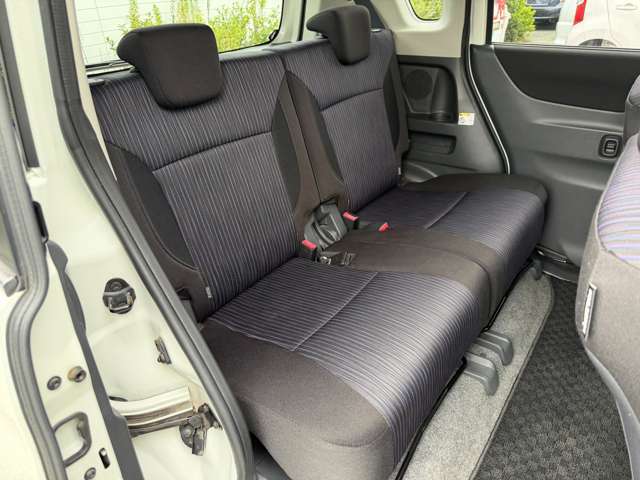 弊社指定業者によるルームクリーニング実施☆エンジンルームから車内まで無料クリーニング♪ご納車前のボディコーティングも専門の業者が常駐しておりクオリティの高いコーティングを低価格にてご提供しております♪