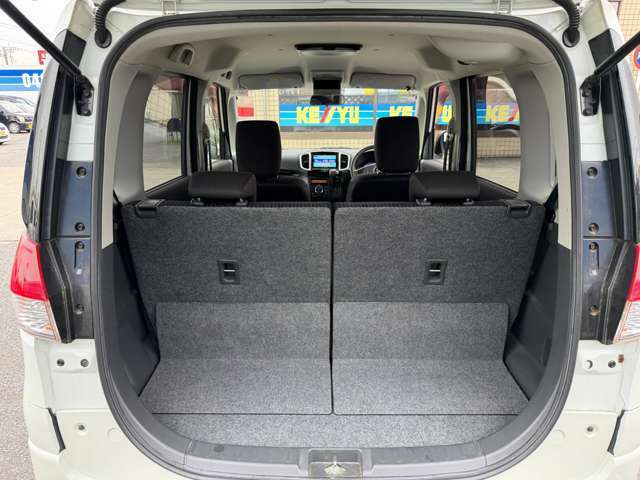 JAAA（日本自動車鑑定協会）による厳しいチェックにより鑑定書を公表しております。当社販売担当者、仕入担当者、リフトに持ち上げ車検検査員による下廻りチェックをクリアした高品質車を展示しております。