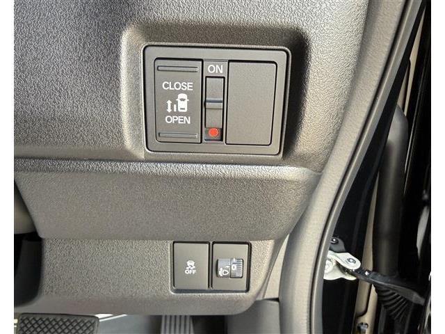 ★自動車保険もお任せ★　保険の専門店【保険のはなこ】には専門の知識を持ったスタッフとあいおいニッセイ同和損保・東京海上日動保険・損害保険ジャパンの3社取り扱いで任意保険もお気軽にご相談ください！！