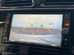 【バックカメラ】駐車時に後方がリアルタイム映像で確認できます。大型商業施設や立体駐車場での駐車時や、夜間のバック時に大活躍！運転スキルに関わらず、今や必須となった装備のひとつです！
