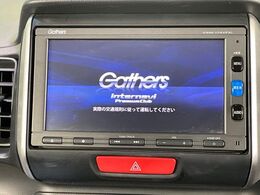 【メーカー純正ナビ】インテリアに溶け込むスタイリッシュな「専用設計」メーカーナビを装備♪視認性や操作性など基本性能にも優れ、より上質なカーライフをお楽しみいただけます。