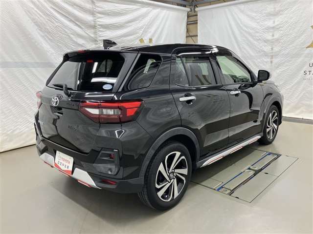走りにこだわりながら収納力も持ち合わせたお車です。