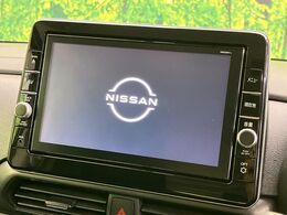 【純正ナビ】人気の純正ナビを装備。オーディオ機能も充実しており、Bluetooth接続すればお持ちのスマホやMP3プレイヤーの音楽を再生可能！毎日の運転がさらに楽しくなります！！