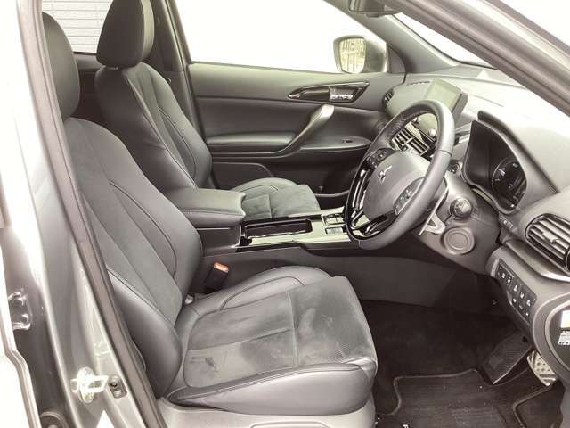 乗り心地とサポート性能を追求した疲れにくいシートで長距離運転も快適　安全！！