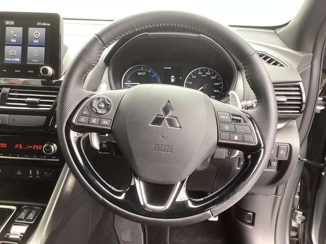 ハンドルを眺めていると運転したい気持ちが高まってくる！