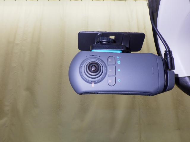 事故時の証拠となるだけでなく、危険運転の抑止力や、ヒヤリハットの記録による安全意識向上など、安全運転をサポートする機能をアピール。?