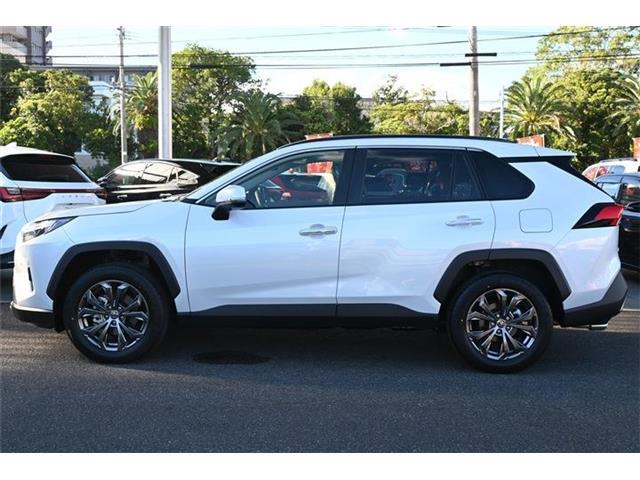 大人気RAV4ハイブリッド入荷しました！パノラマムーンルーフ・デジタルインナーミラー・純正ナビ＋TV・パノラミックビューモニター・詳細は当社HPをご覧ください！
