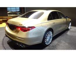 メルセデスの認定中古車「サーティファイドカー」では、万一お車が故障した場合も、ご購入後1年間もしくは2年間※は走行距離にかかわらずメルセデス・ベンツ正規サービスネットワークで無料修理いたします。