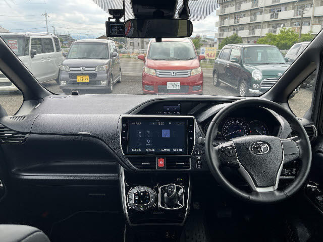 欲しいナビ機能はありますか？携帯連動、Bluetooth、DVD視聴、走行中のテレビ視聴などなどご要望にお応えします！！