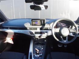 【五感で較べる】のコンセプトのもと、展示車両の試乗も可能でございます。お気軽にコーディネーターにお尋ね下さいませ。