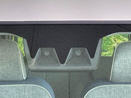 【スマートアシスト】走行中に前方の車両等を認識し、衝突しそうな時は警報とブレーキで衝突回避と被害軽減をアシスト。より安全にドライブをお楽しみいただけます。