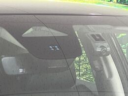 お車を安心してお乗りいただく為には、足回りの定期点検が欠かせません。サービスサポート（有償保証）では無料点検もご提供しており、安心のカーライフをお過ごしいただけるサポート体制が整っています。