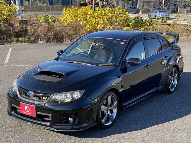 1オーナー車　記録簿付　2Lターボ・308馬力　ナビ地デジ　バックカメラ　STiリップ　ハーフレザーパワーシート　スマートキー　HIDライト＆フォグ　リヤウィング　純正18AW