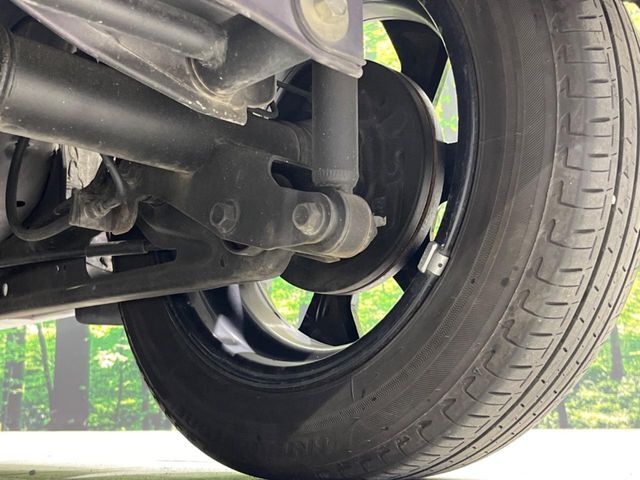 お車を安心してお乗りいただく為には、足回りの定期点検が欠かせません。サービスサポート（有償保証）では無料点検もご提供しており、安心のカーライフをお過ごしいただけるサポート体制が整っています。