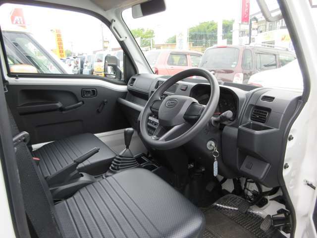 車のことならおまかせ下さい！！　ファミリーオート販売有限会社　0078-6002-149907（携帯・PHS可）※営業時間：09:00～19:00