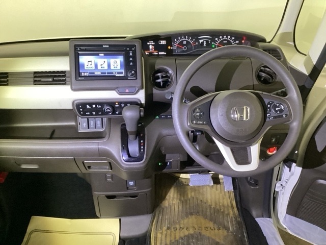 機能的なコックピット。快適な運転を楽しめますよ♪