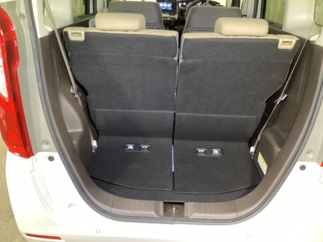 トランクの広さはどうです。　たくさんの荷物が積めますよ♪