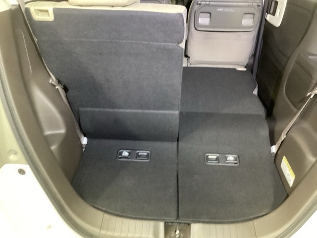 左右分離ですので、いろいろな形の荷物が積めます。