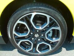 足元を引き締めて魅せるアルミホイールを装着☆