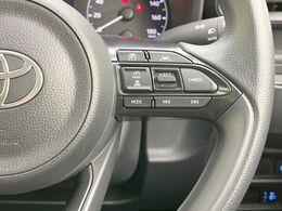 【レーダークルーズコントロール】高速道路での長距離走行が楽に！！自動で速度を保つクルーズコントロールが、衝突軽減システムと連携し、前方の車両を感知して車間を保つように速度調節してくれます！！