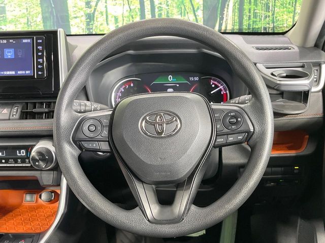 【ステアリングスイッチ】運転中、前方から目線をそらすことなく、オーディオ等の操作が可能な便利機能！安心＆快適なドライブを演出してくれます♪