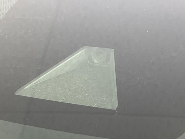 【トヨタセーフティセンス】走行中に前方の車両等を認識し、衝突しそうな時は警報とブレーキで衝突回避と被害軽減をアシスト。より安全にドライブをお楽しみいただけます。